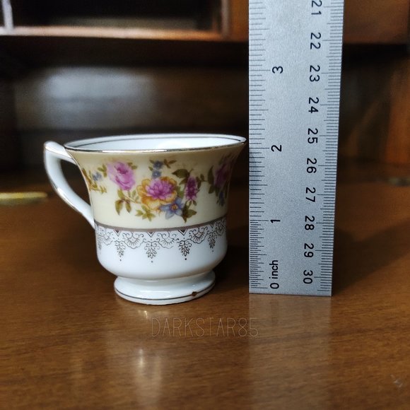 Vintage Gold Castle Made in Japan Floral Demitasse Teacup and Saucer - Picture 8 of 9